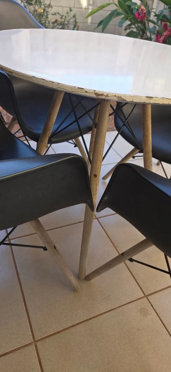 Mesa com 4 cadeiras - Foto 4