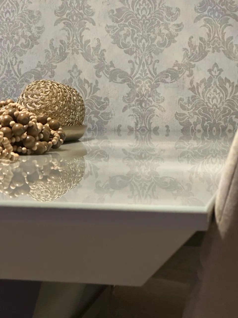 Mesa de Jantar Laqueada com Vidro e 6 Cadeiras - 2,00m - Foto 3