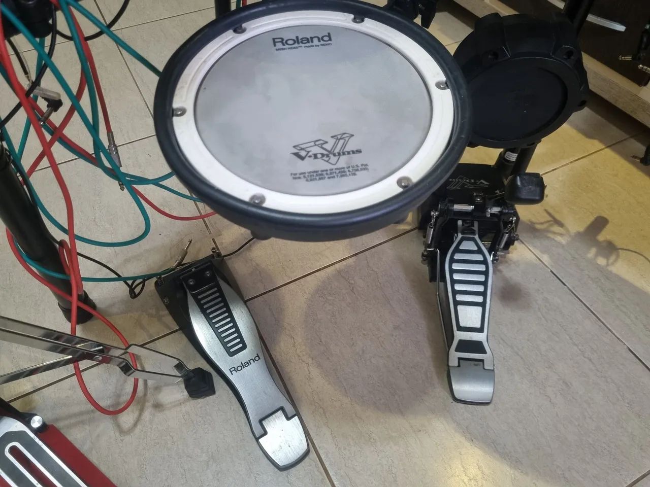 Bateria Eletrônica Roland TD 11, em excelente condição,  com banco, mesa de som, caixas - Foto 4