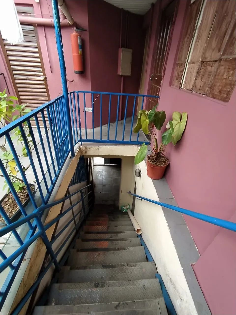 Prédio/Edifício inteiro para venda tem 300 metros quadrados com 14 quartos - Foto 2