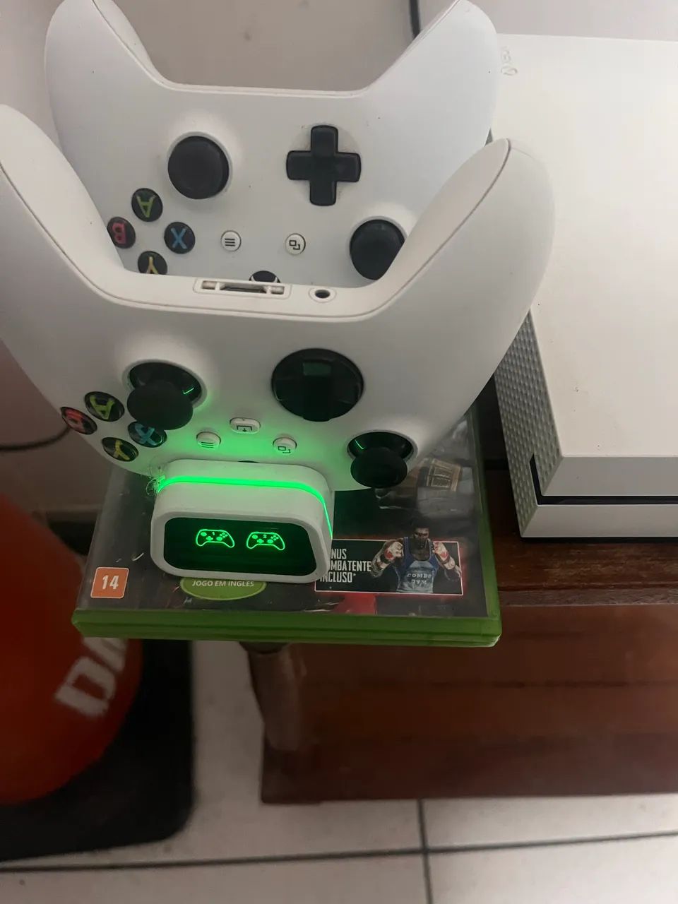 Xbox One + 2 Controles + Base de Carregamento - Foto 3