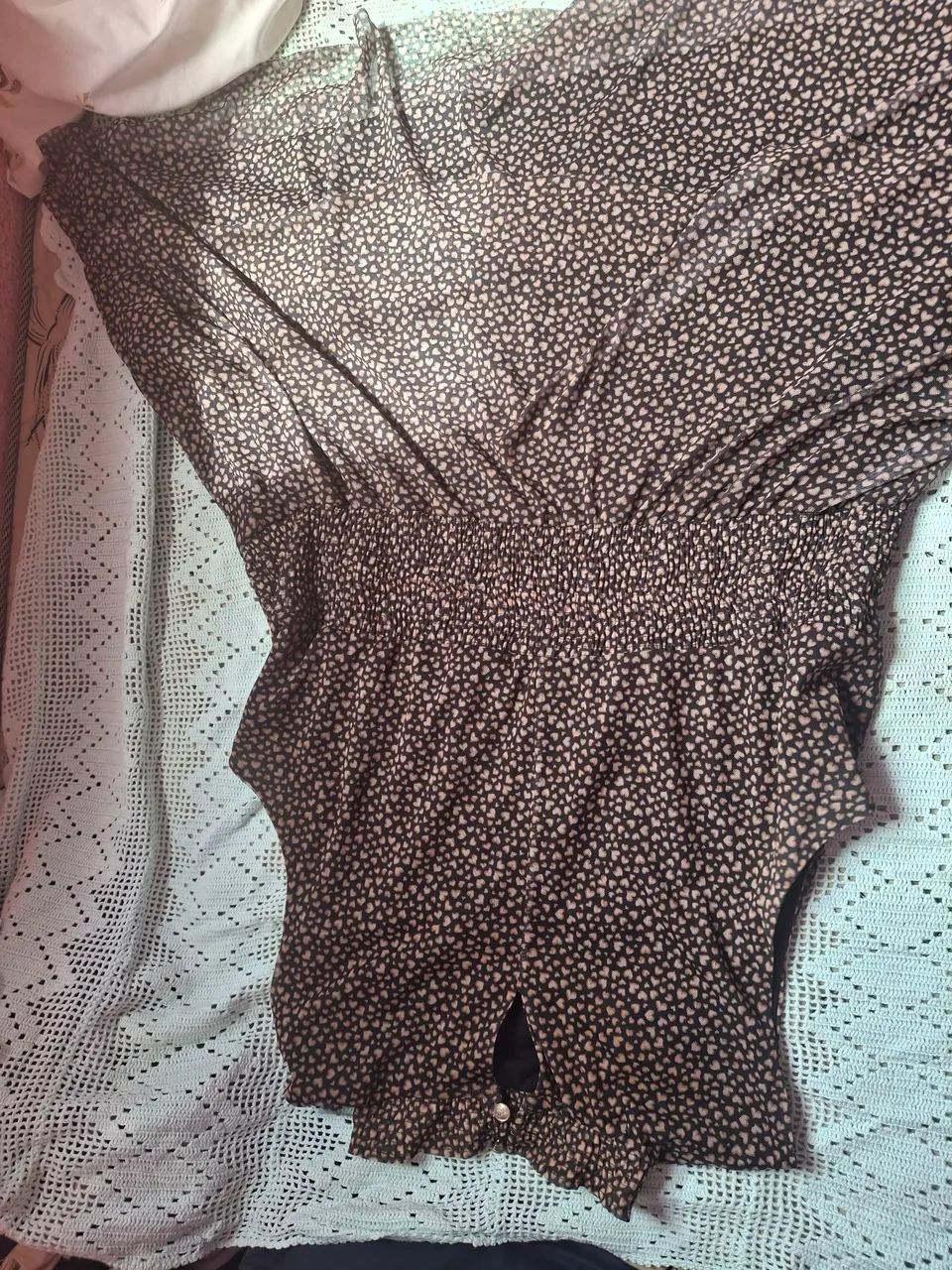Vendo vestido com formato de corações pequenos. - Foto 2