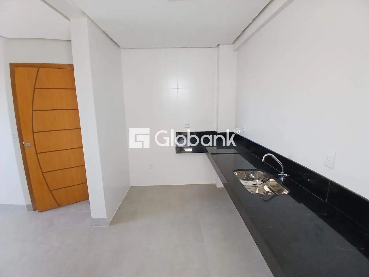 Apartamento em Cândida Câmara - Foto 4