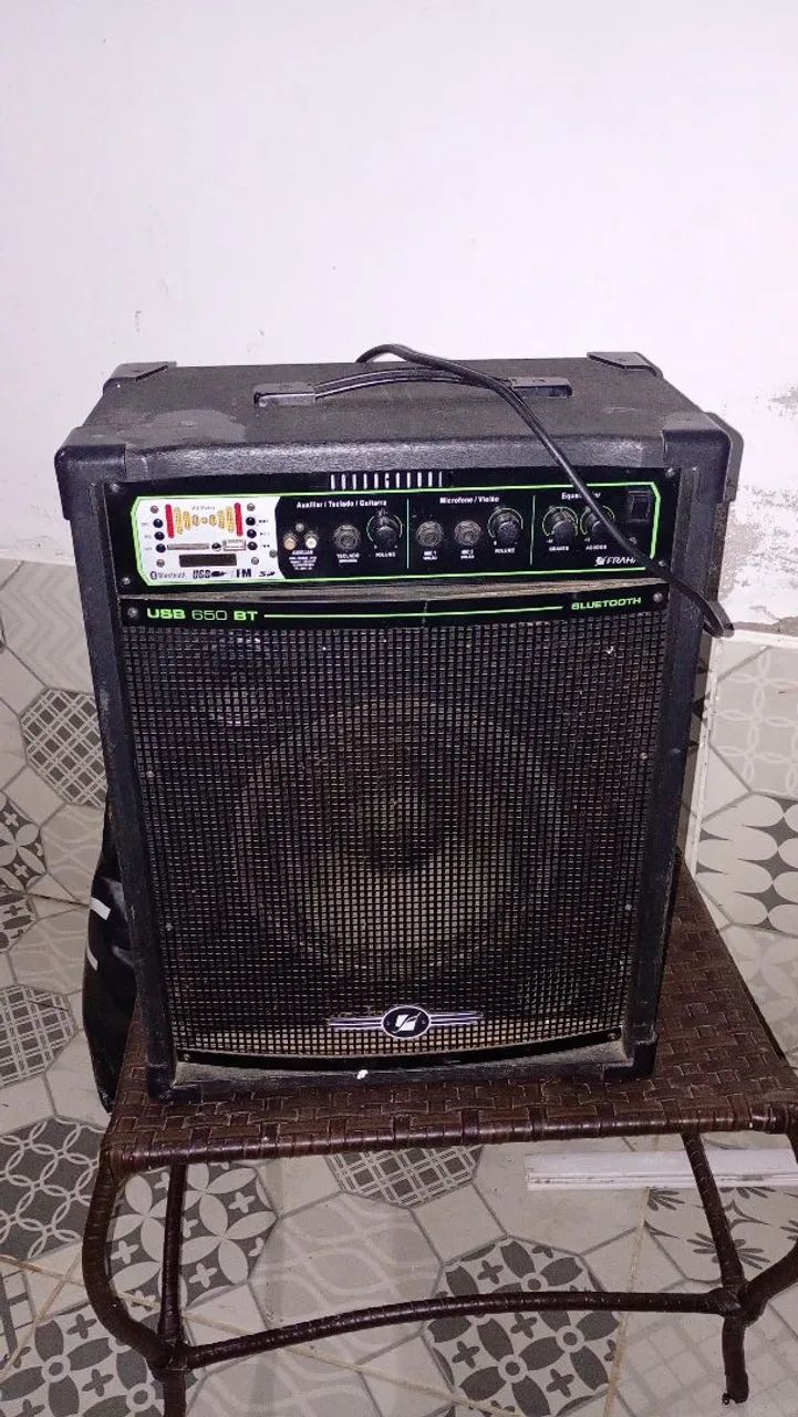 Vendo caixa de som 400 reais *