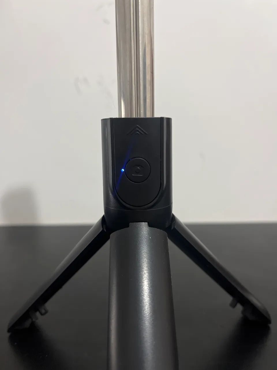 Bastão Tripé Pau de Selfie - COM LANTERNA - Foto 3