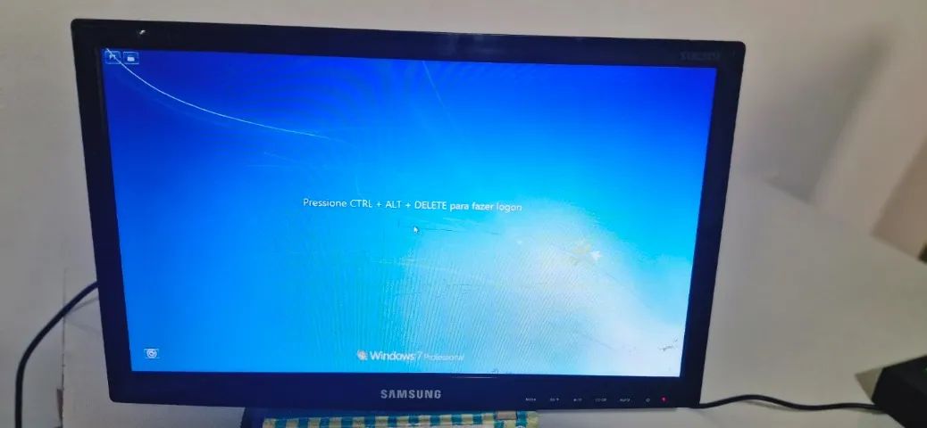 Monitor Samsung 19? S19C301F - Leia a descrição65713026717313120