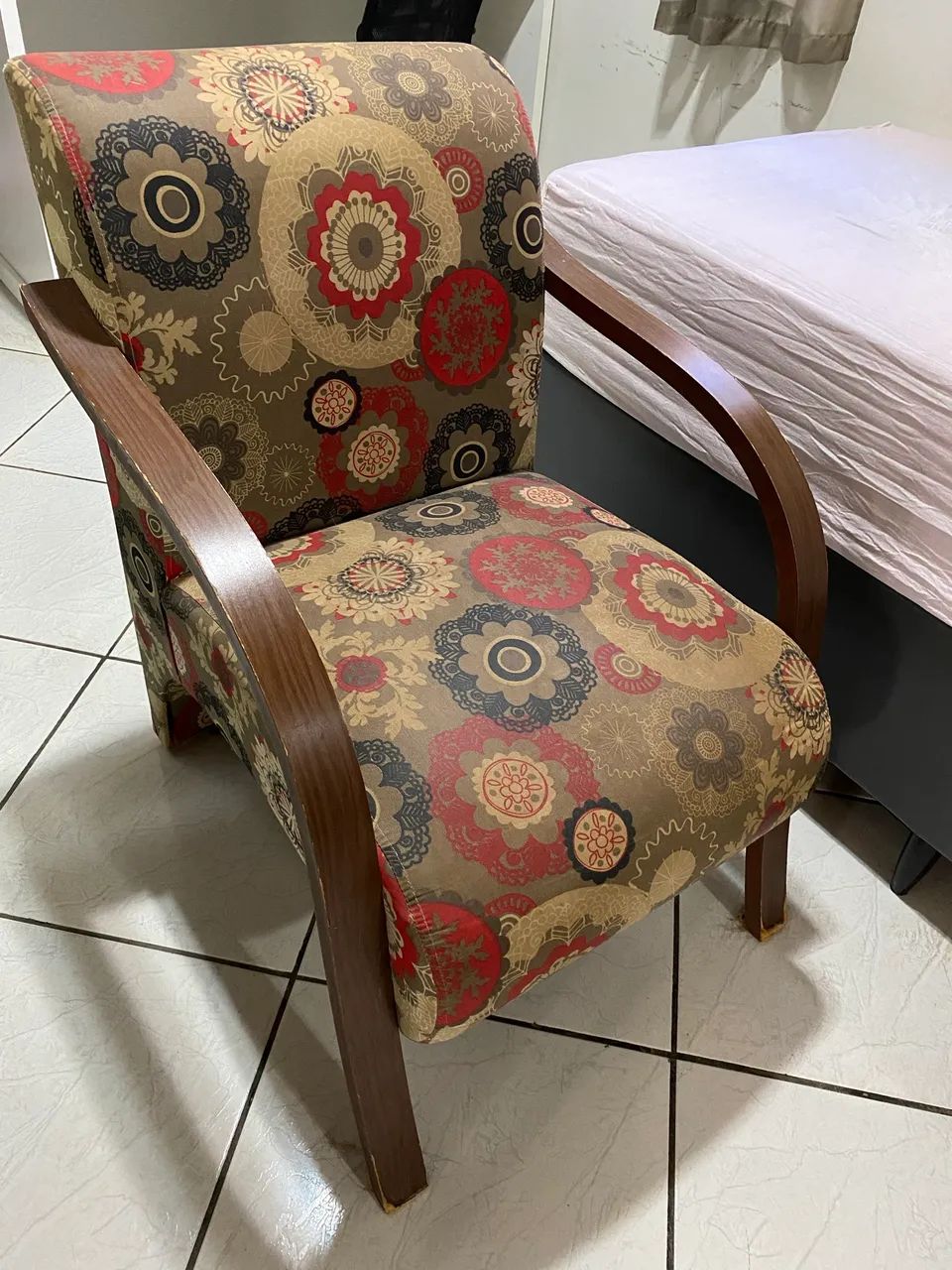 Vendo escrivaninha e poltrona  - Foto 3