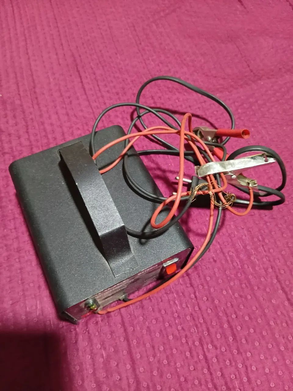 Carregador de bateria e moto - Foto 2