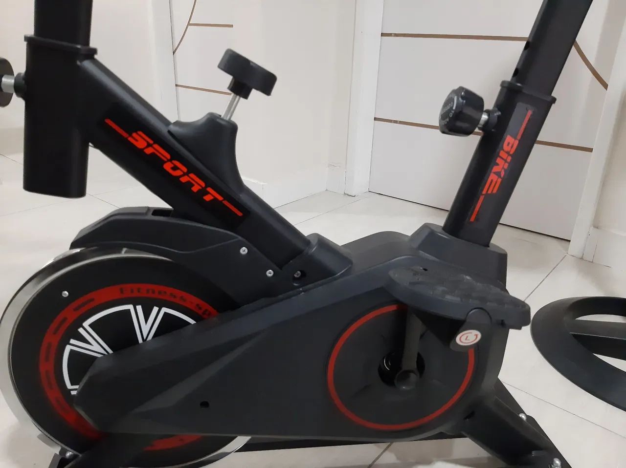 Bicicleta ergometrica, nova  - Foto 2