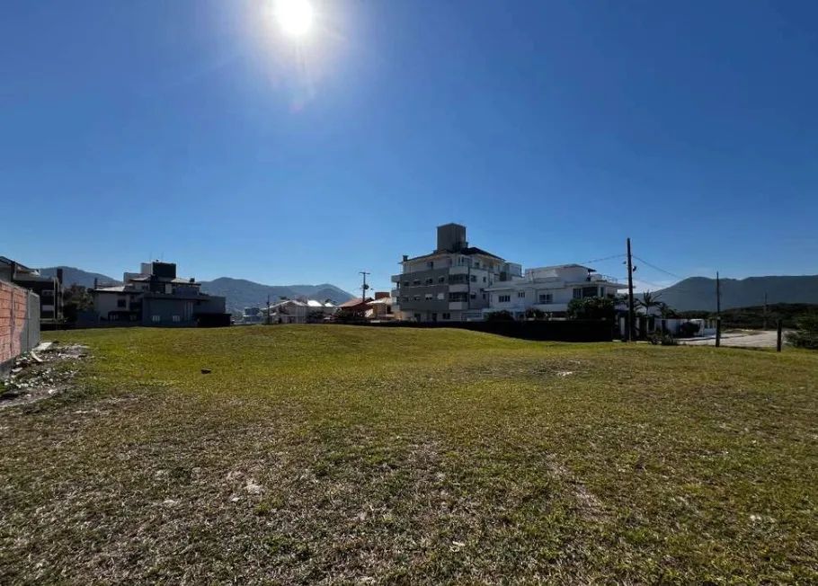 Terreno à venda no Pântano do Sul