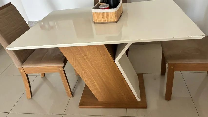 White and Brown Dining Table65115993388803120
