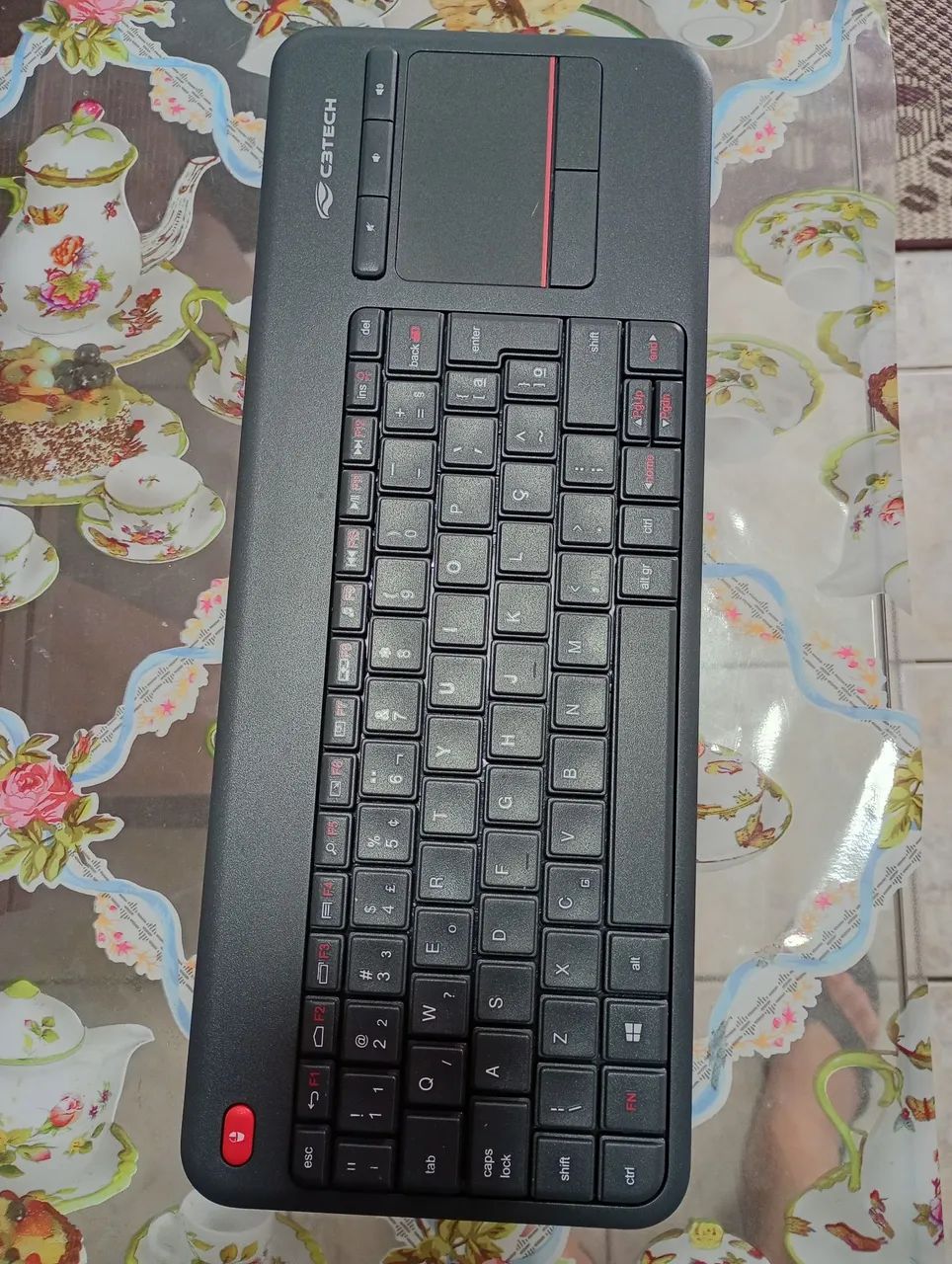 Teclado com mouse embutido + mouse (ambos sem fio)
