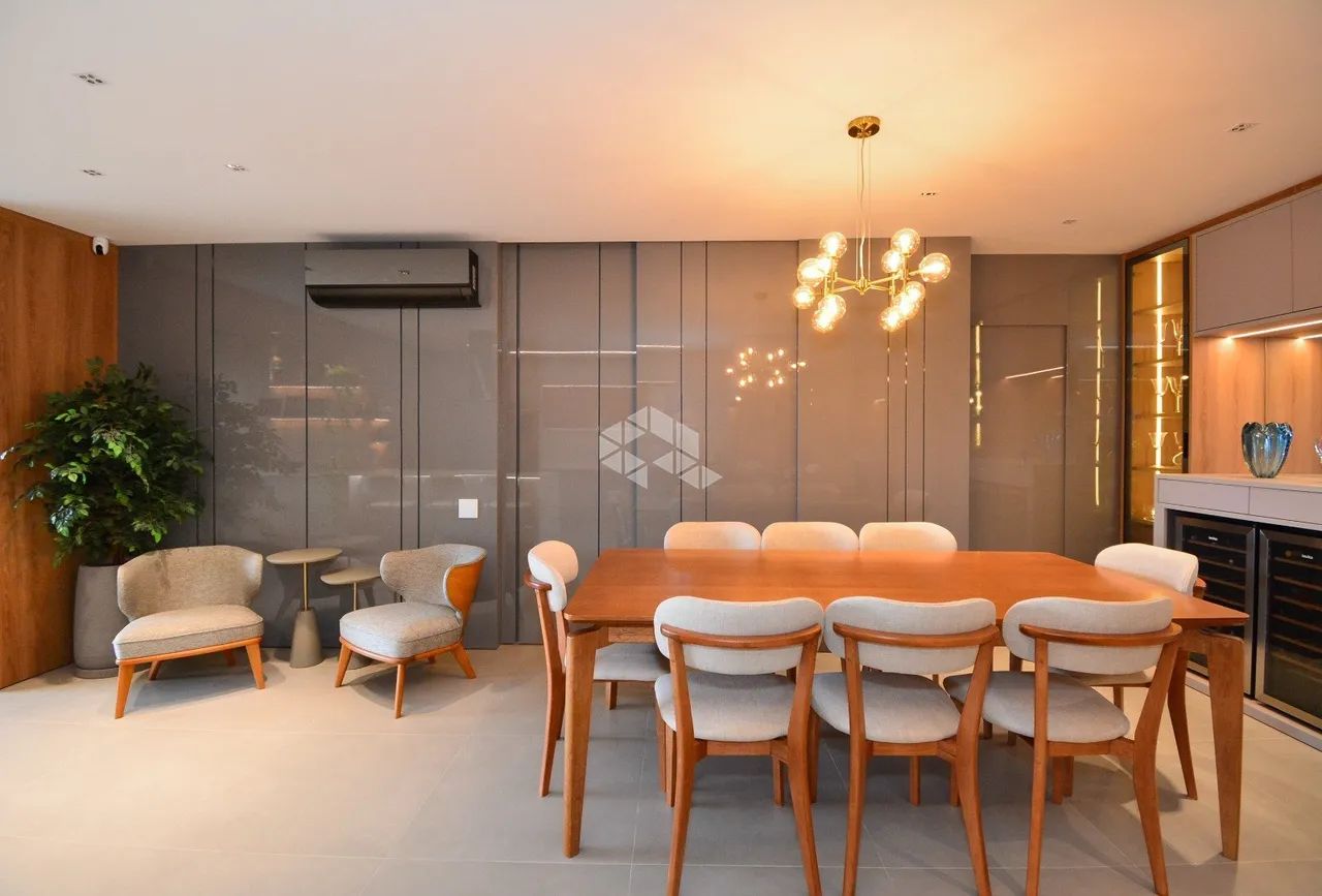 APARTAMENTO DE 2 SUÍTES COM SACADA E CHURRASQUEIRA À VENDA NO CENTRO DE FLORIANÓPOLIS - Foto 4