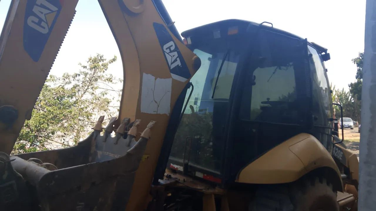 Retroescavadeira caterpillar 420 e - Foto 4