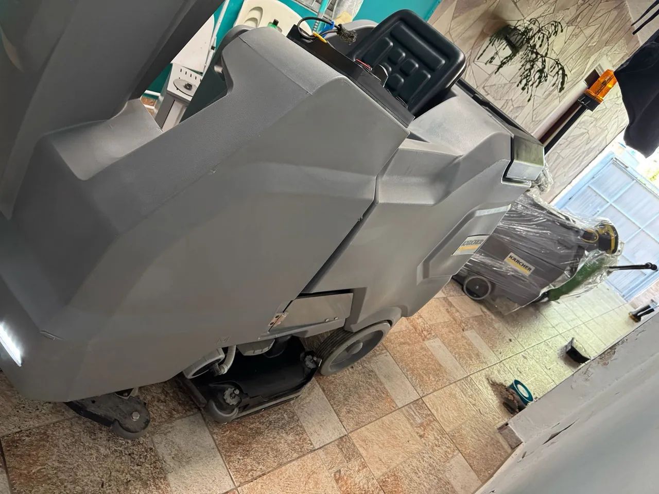 Lava e seca piso Karcher BD - Foto 3