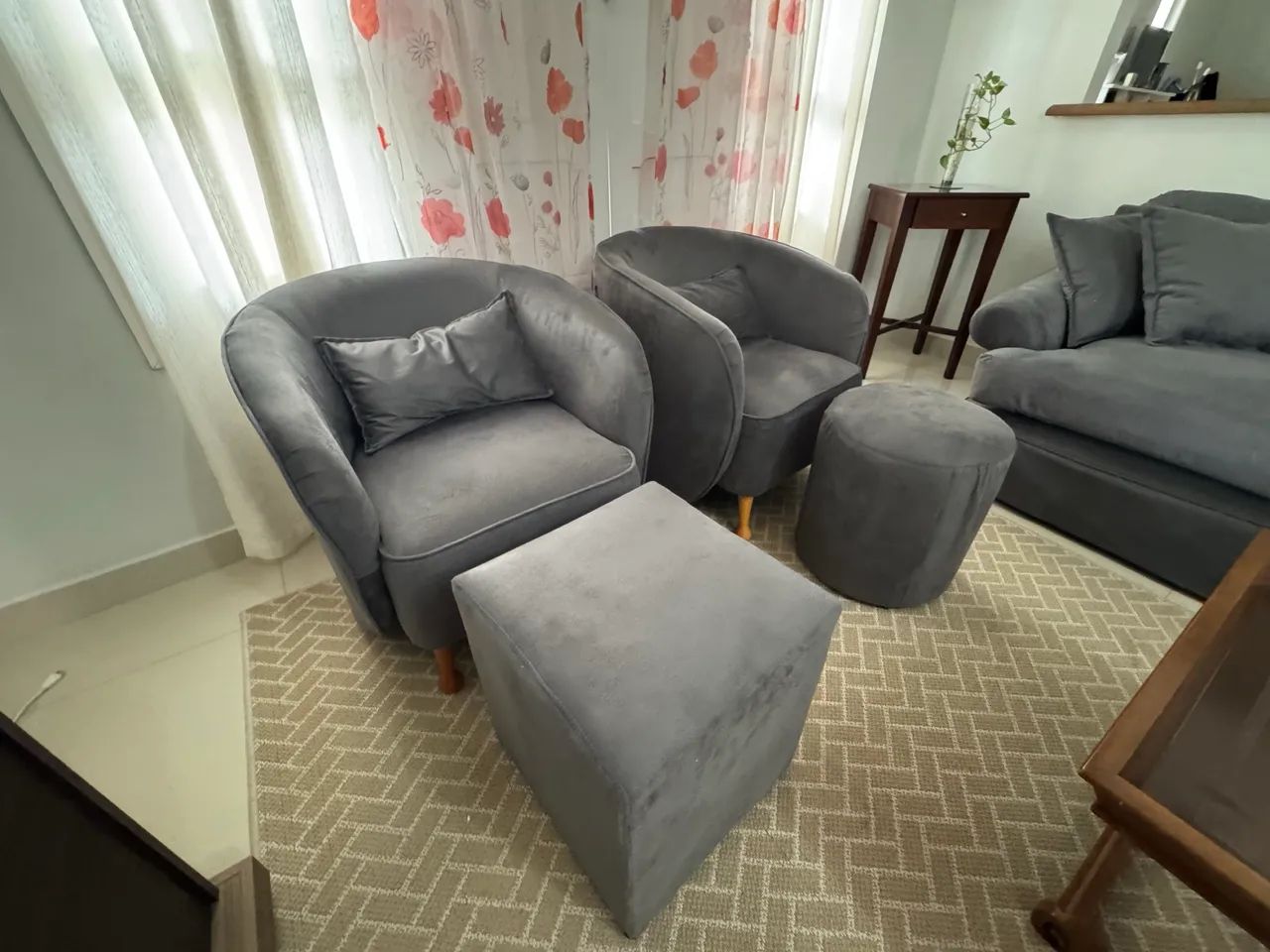 Conjunto de Sofá Completo - Elegante, Confortável e em Perfeito Estado  - Foto 3