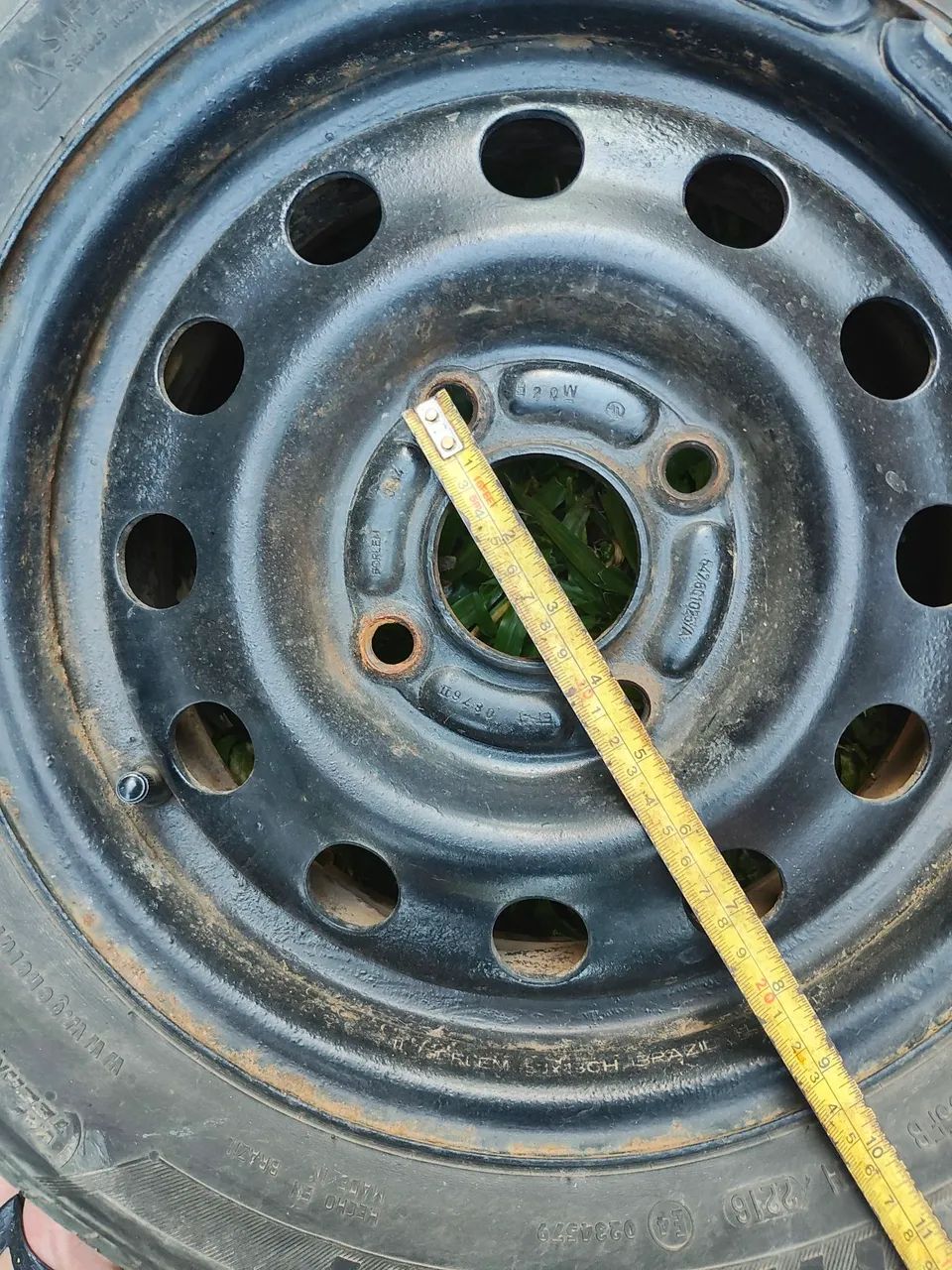 Rodas de ferro Ford com pneus  - Foto 4