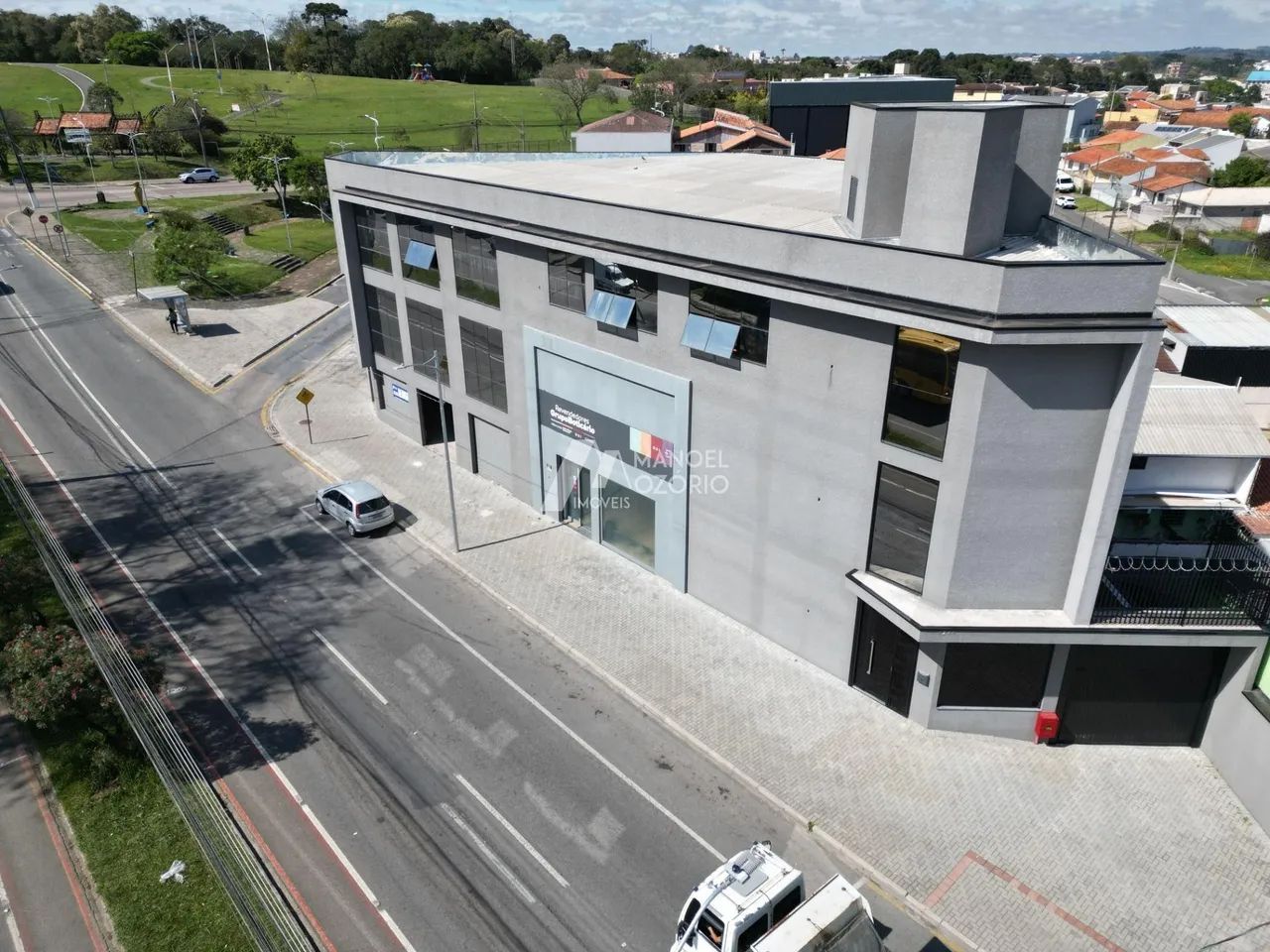 Sala Comercial no Centro de Araucária 100m² para Locação - Foto 2