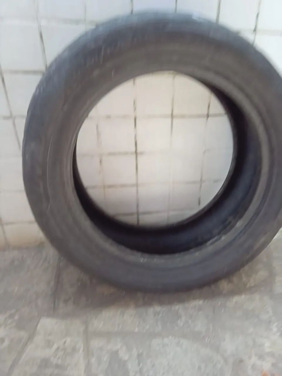 Pneu 225/50 Aro 17 - Foto 2