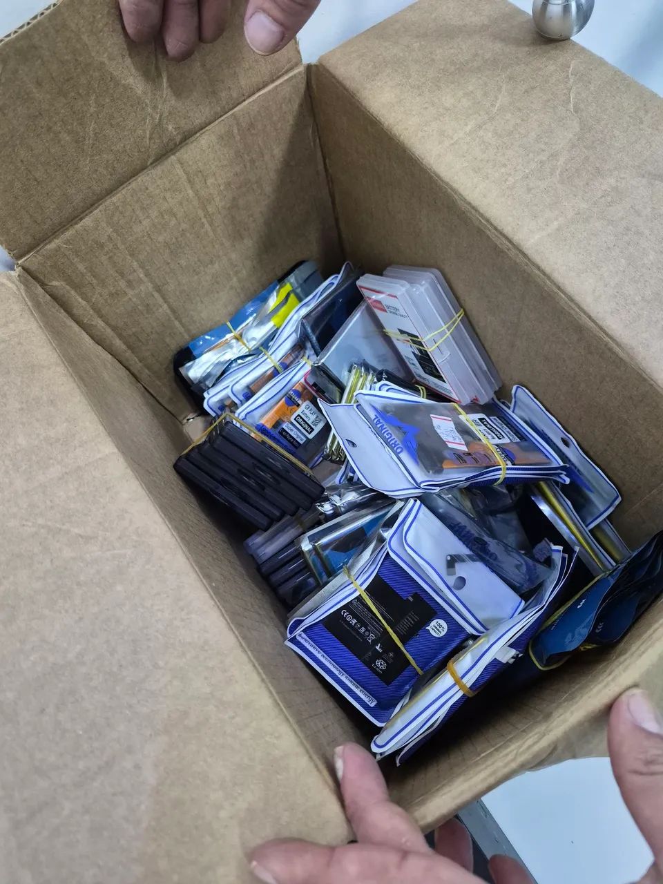 Vende se baterias e telas bararinho - Foto 2