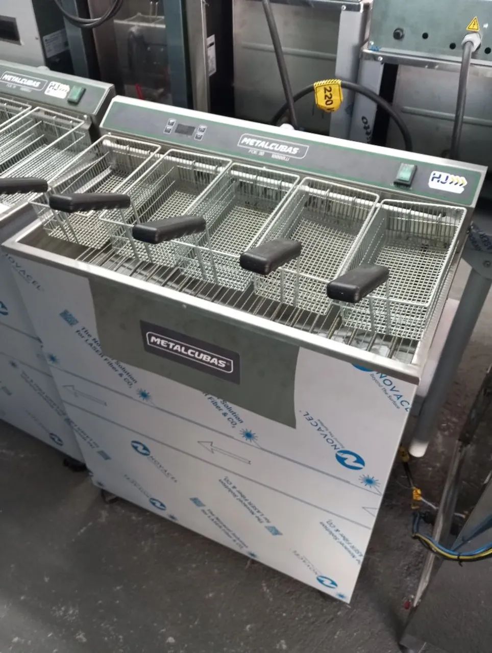 NZ. Fritadeira elétrica 30 litros 10000w 5 cestos METALCUBAS 