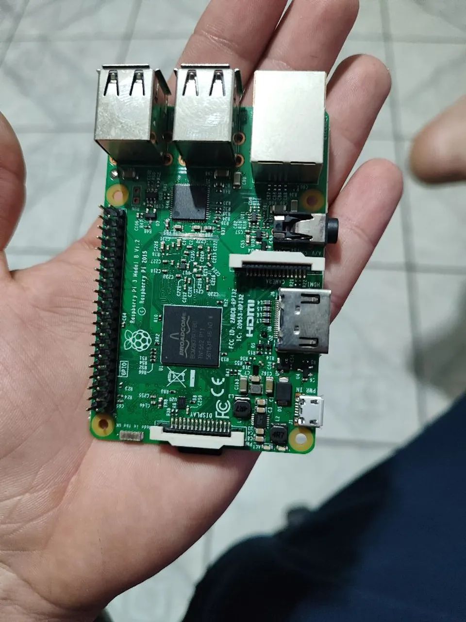 Raspberry Pi 3 Model B + Case Original + Caixa + Cartão 16GB - Foto 3