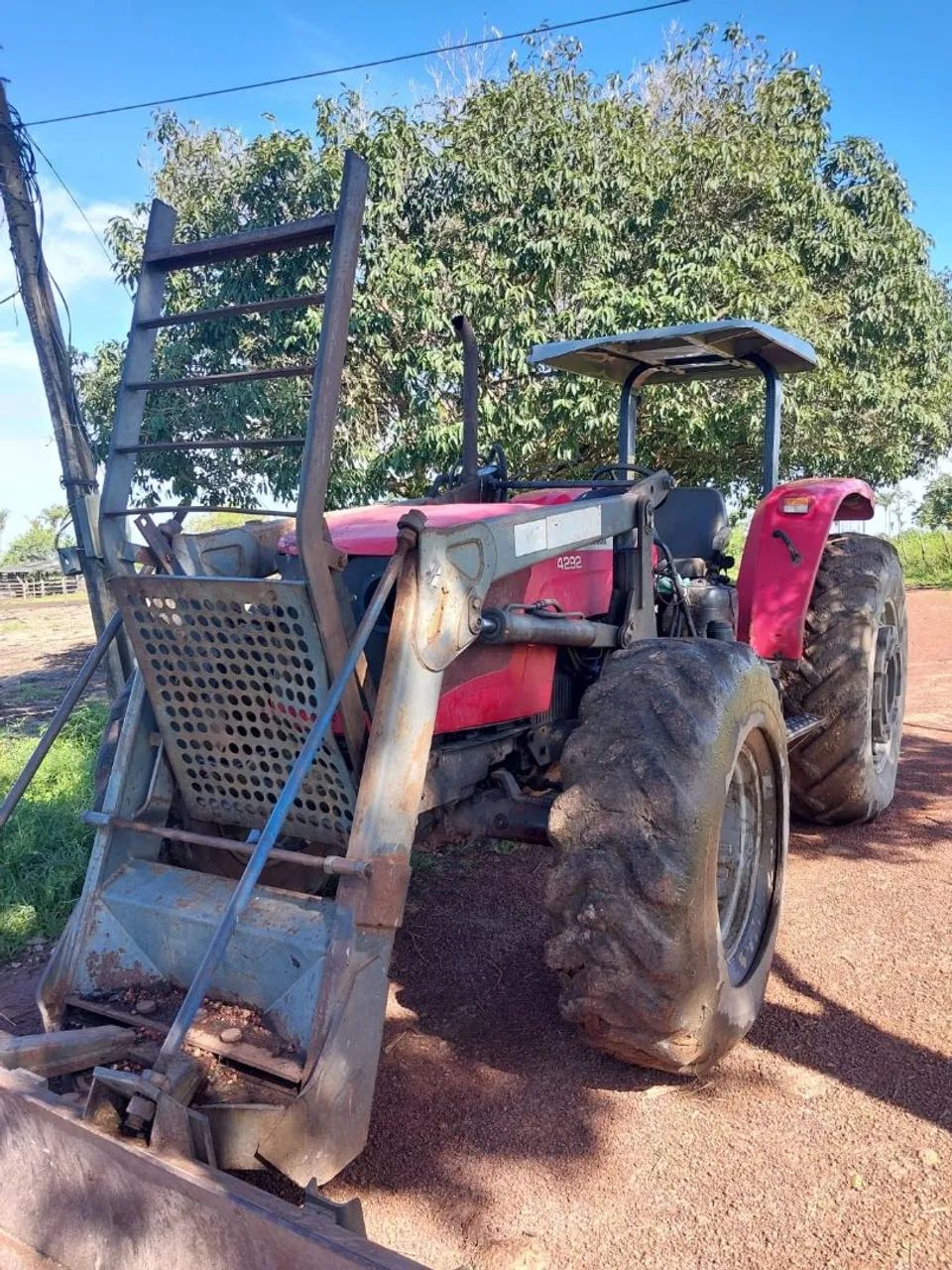 Tratores agrícolas e implementos a venda - Foto 4