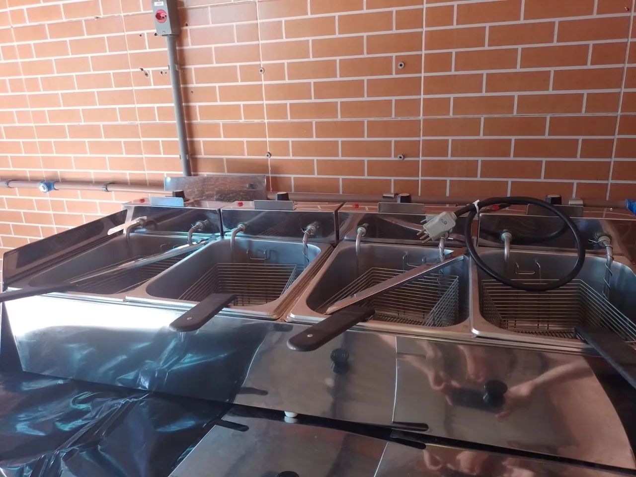 Fritador Elétrico Industrial 20.000 wats 4 cubas Novíssimo  - Foto 2