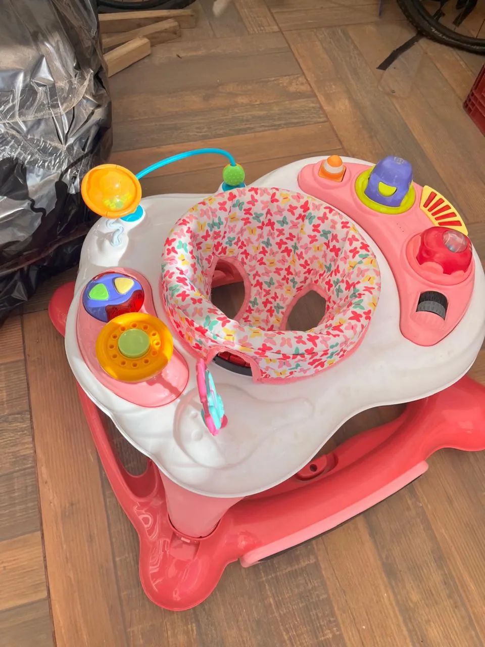 Andador infantil rosa