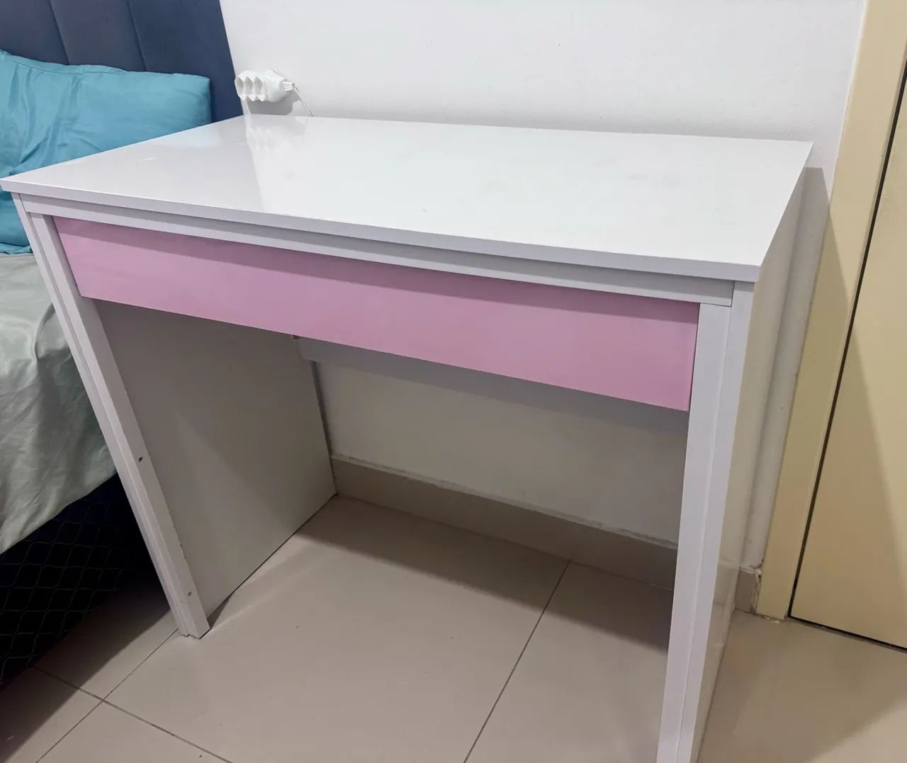 Escrivaninha com gaveta | mesa 