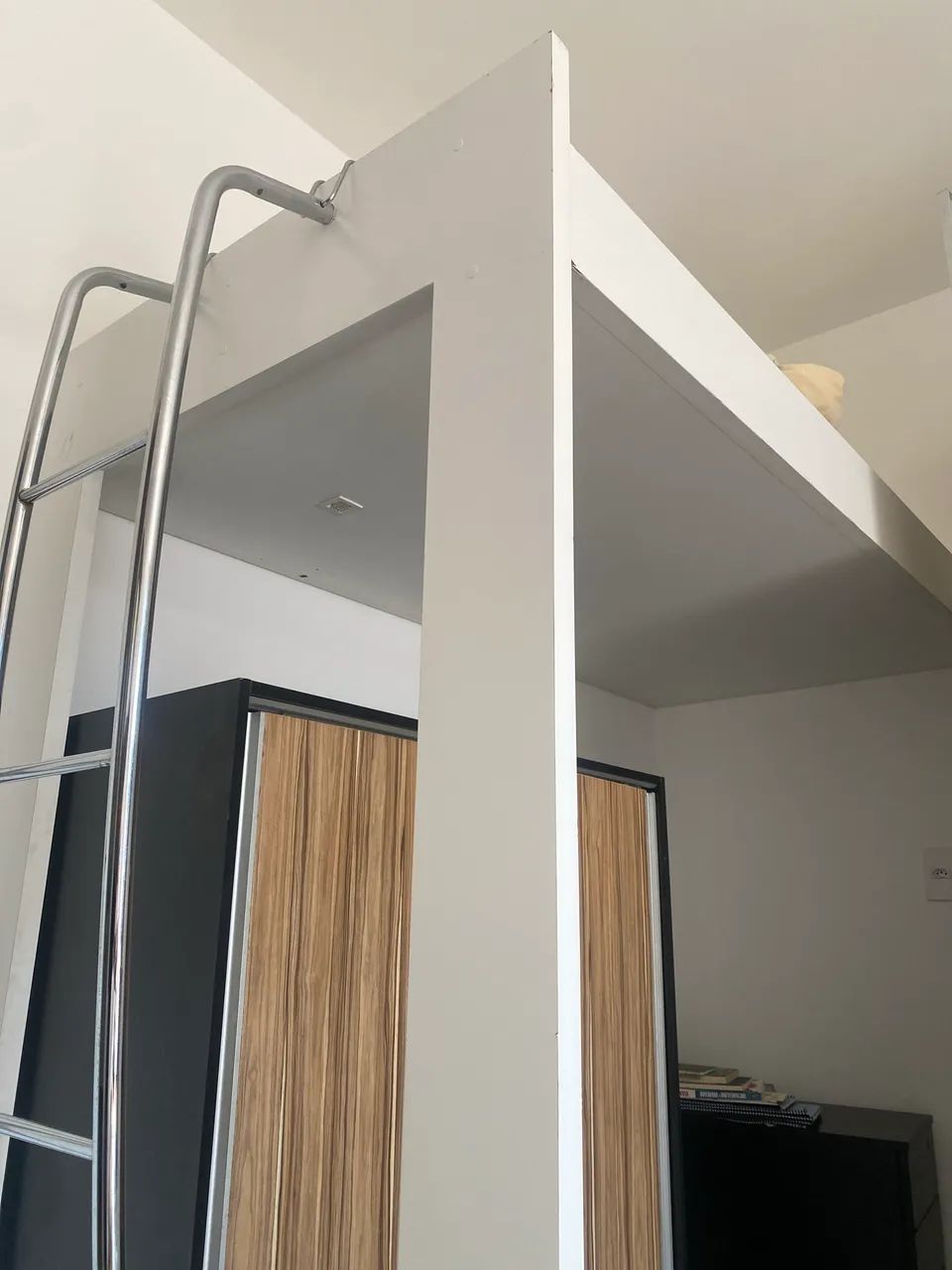 Single loft bed65576111846273121