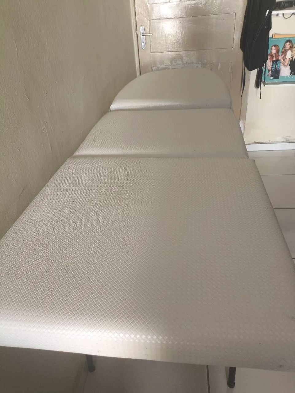Maca confortável e semi nova. Possuí 3 posições.