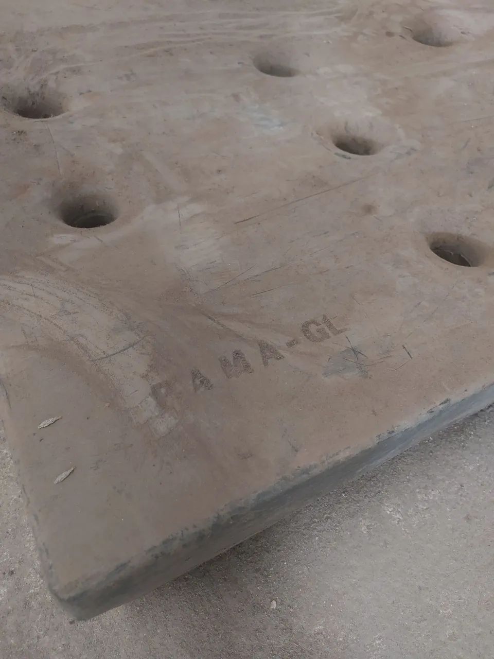 Pallet de plástico 1,30 X 1,20m - Foto 2