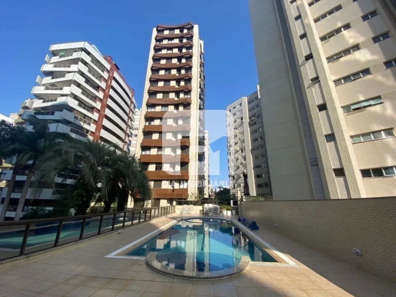 Apartamento à venda próximo ao hippo com 134 m2 com 4 quartos no Centro - Florianópolis - 