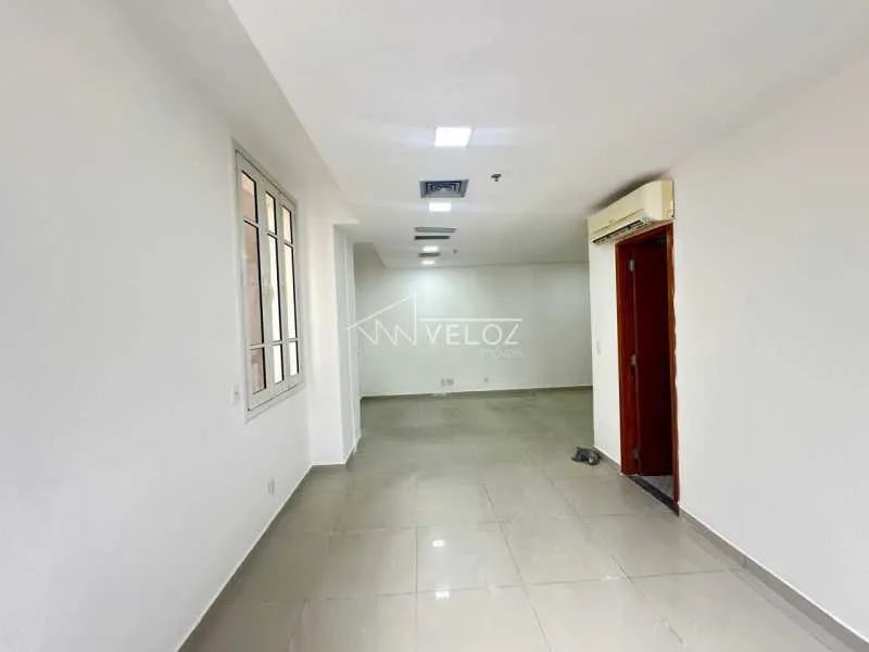 Sala - / Comercial / Catete