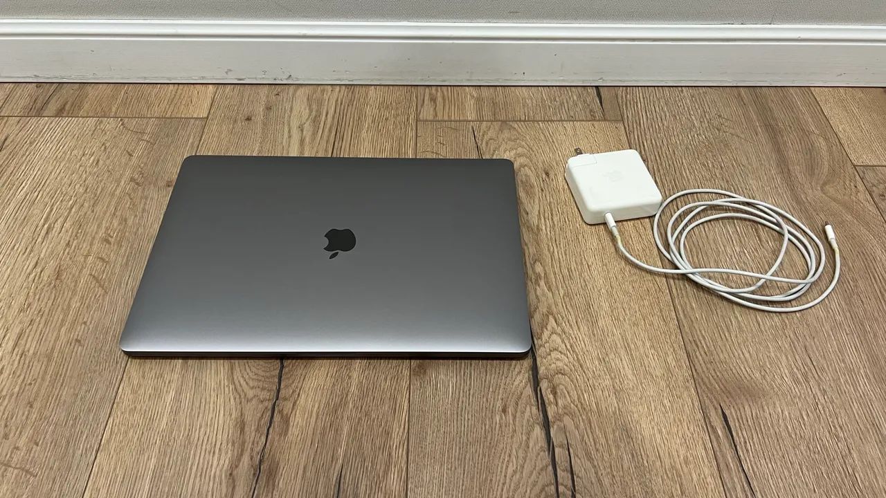 MacBook Pro 16 / 512SSD / 16Gb memória / i7 / 19 - Foto 4