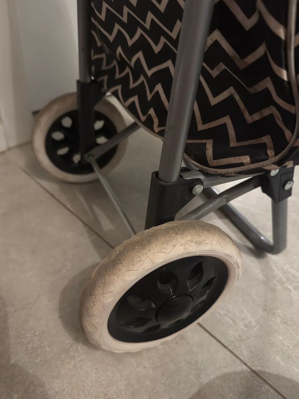 Carrinho de Feira Multiuso em Metal e Tecido - Foto 2