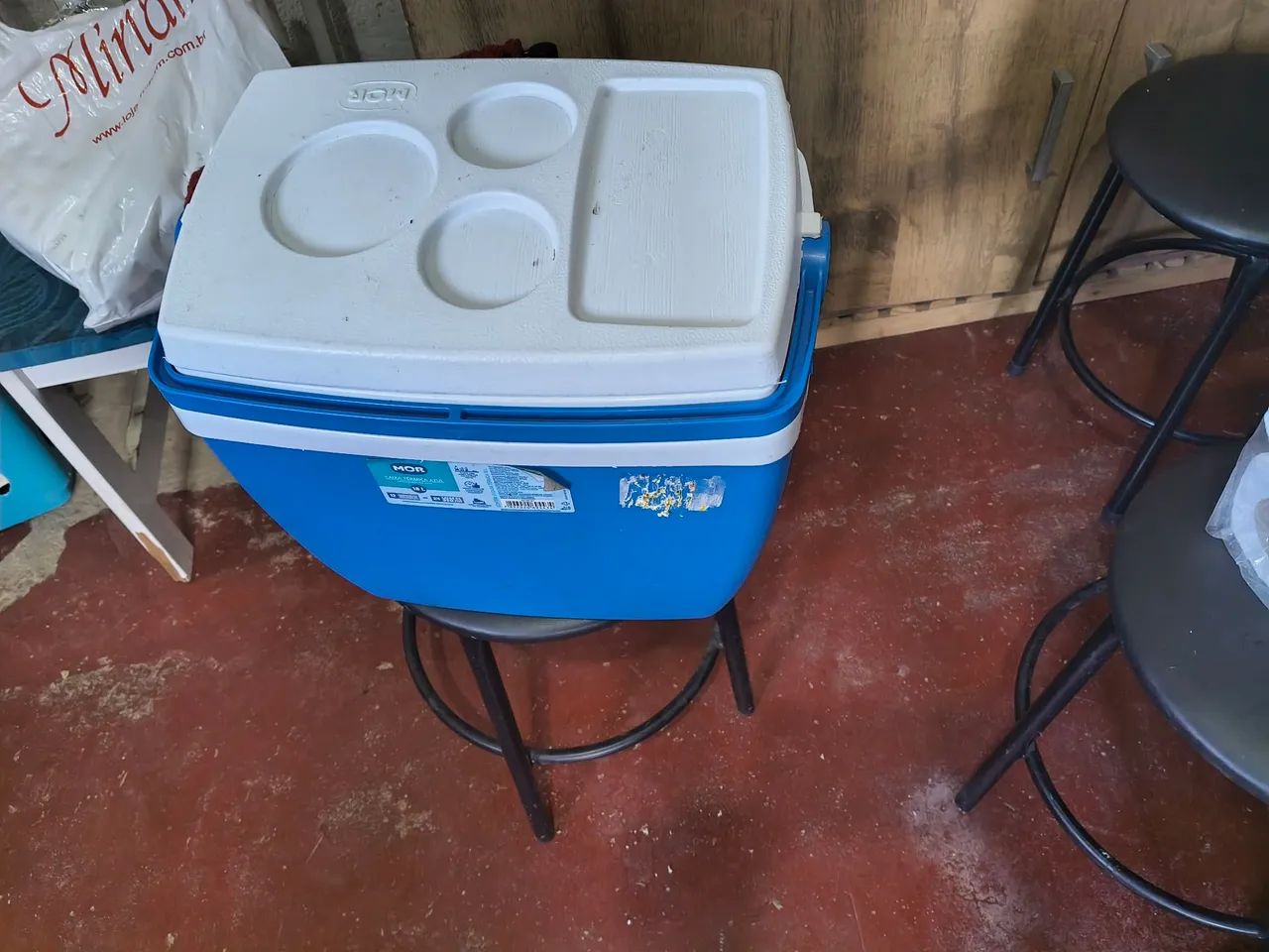 Frigobar,mesa dobrável,cooller 28 l - Foto 2