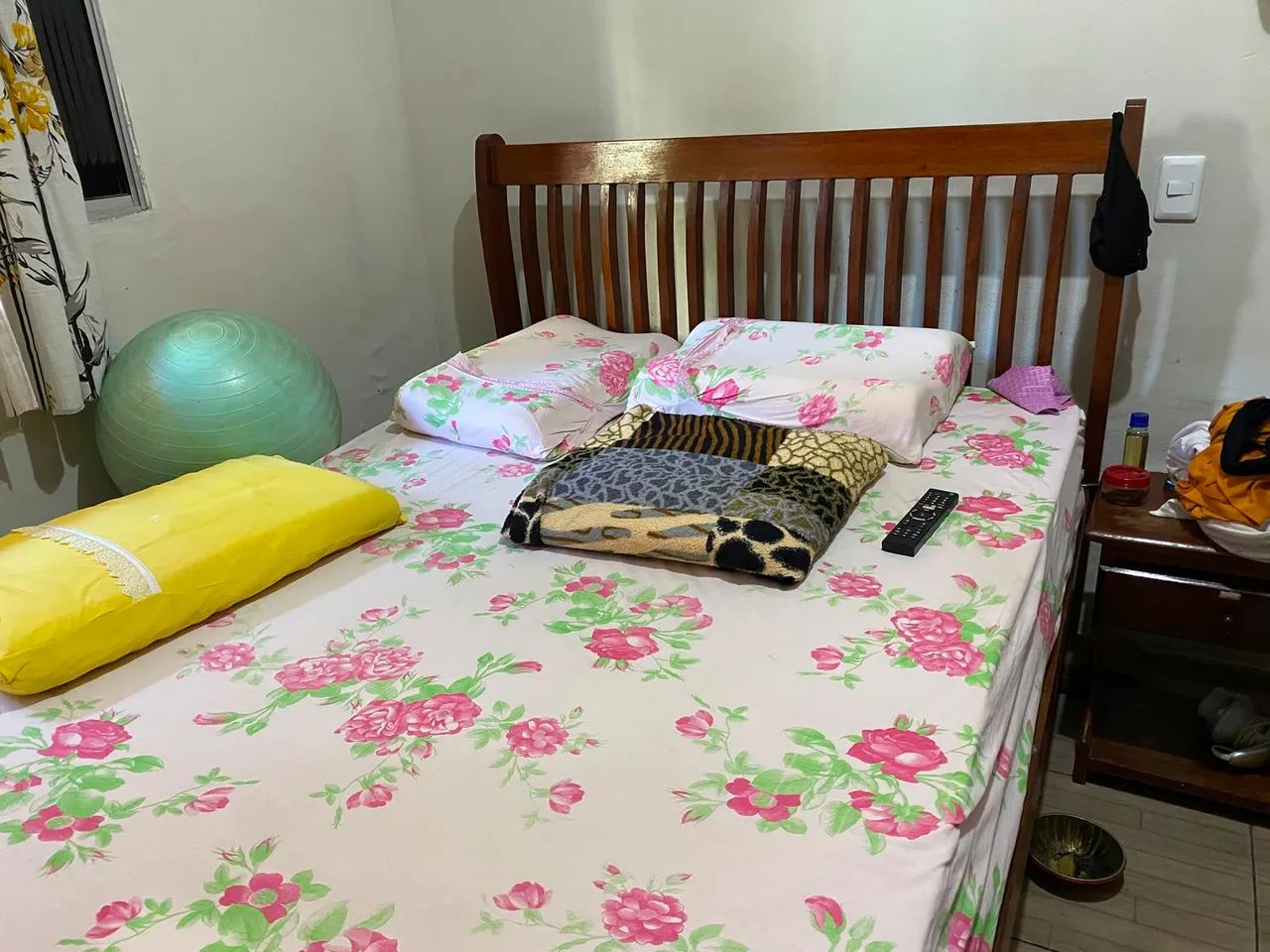 Cama de madeira pura casal 