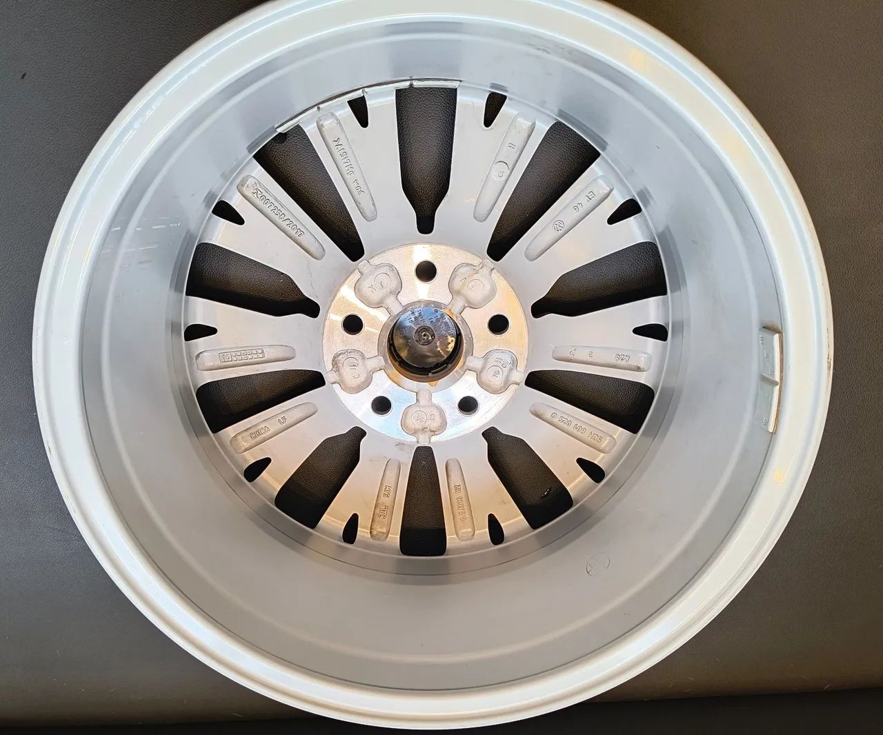 Roda para vw Jetta sem uso  - Foto 2