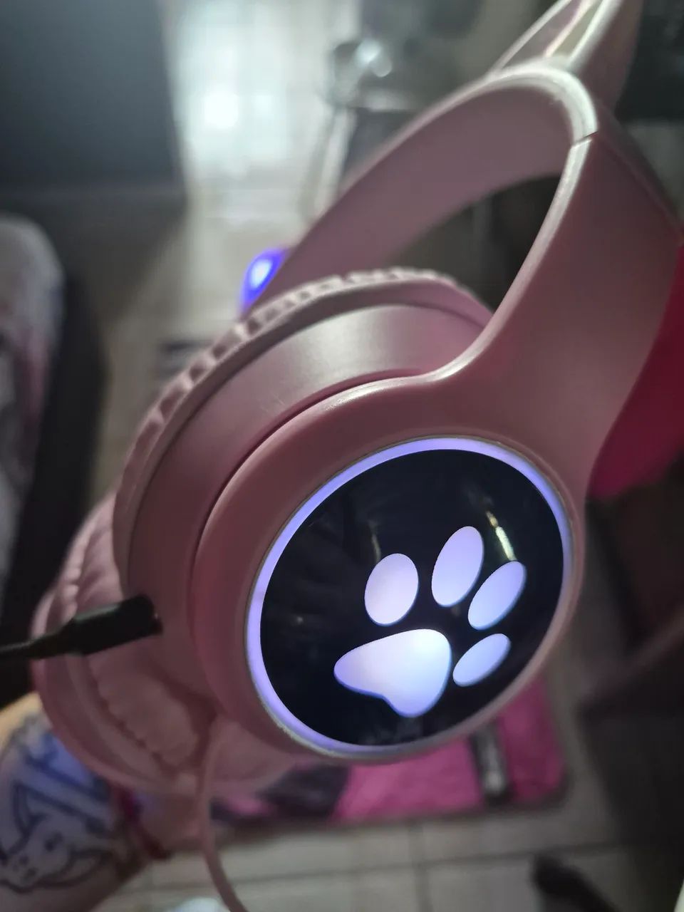 Fone gamer rosa com led  - Foto 4