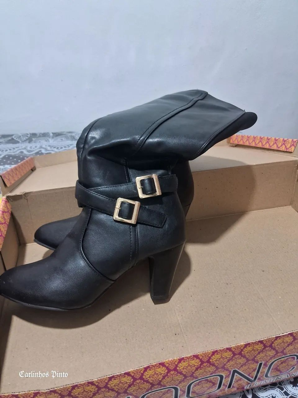 Bota preta de couro  - Foto 5
