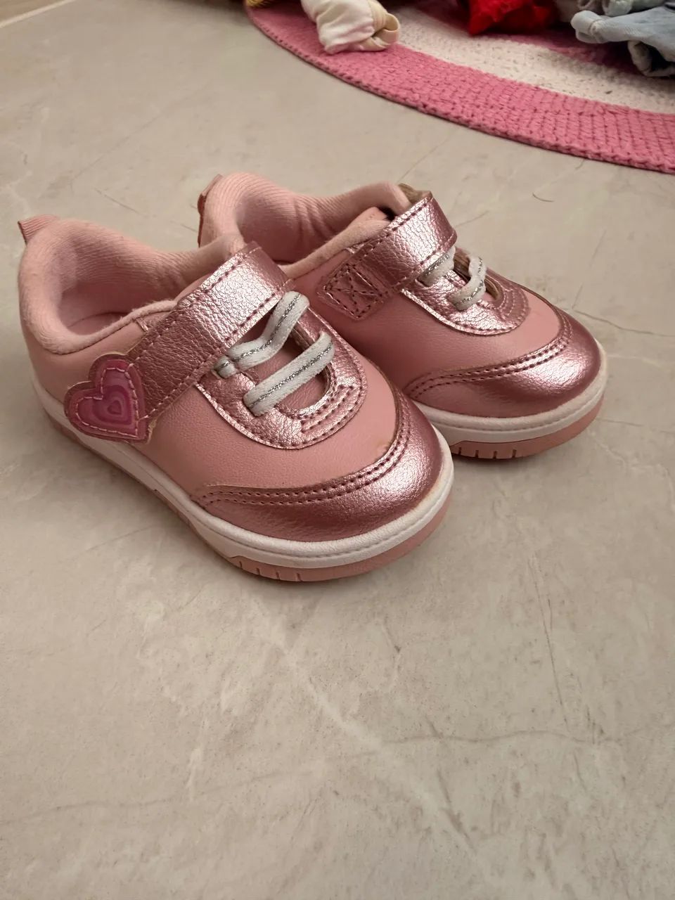 Tênis molekinha com velcro 