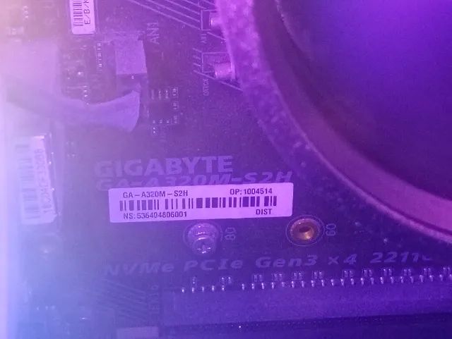 Placa mãe A320m com processador Ryzen 2200g