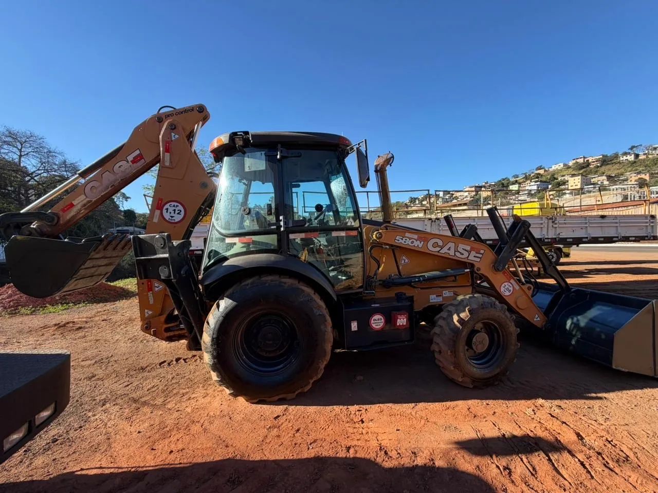RETROESCAVADEIRA CASE 580N