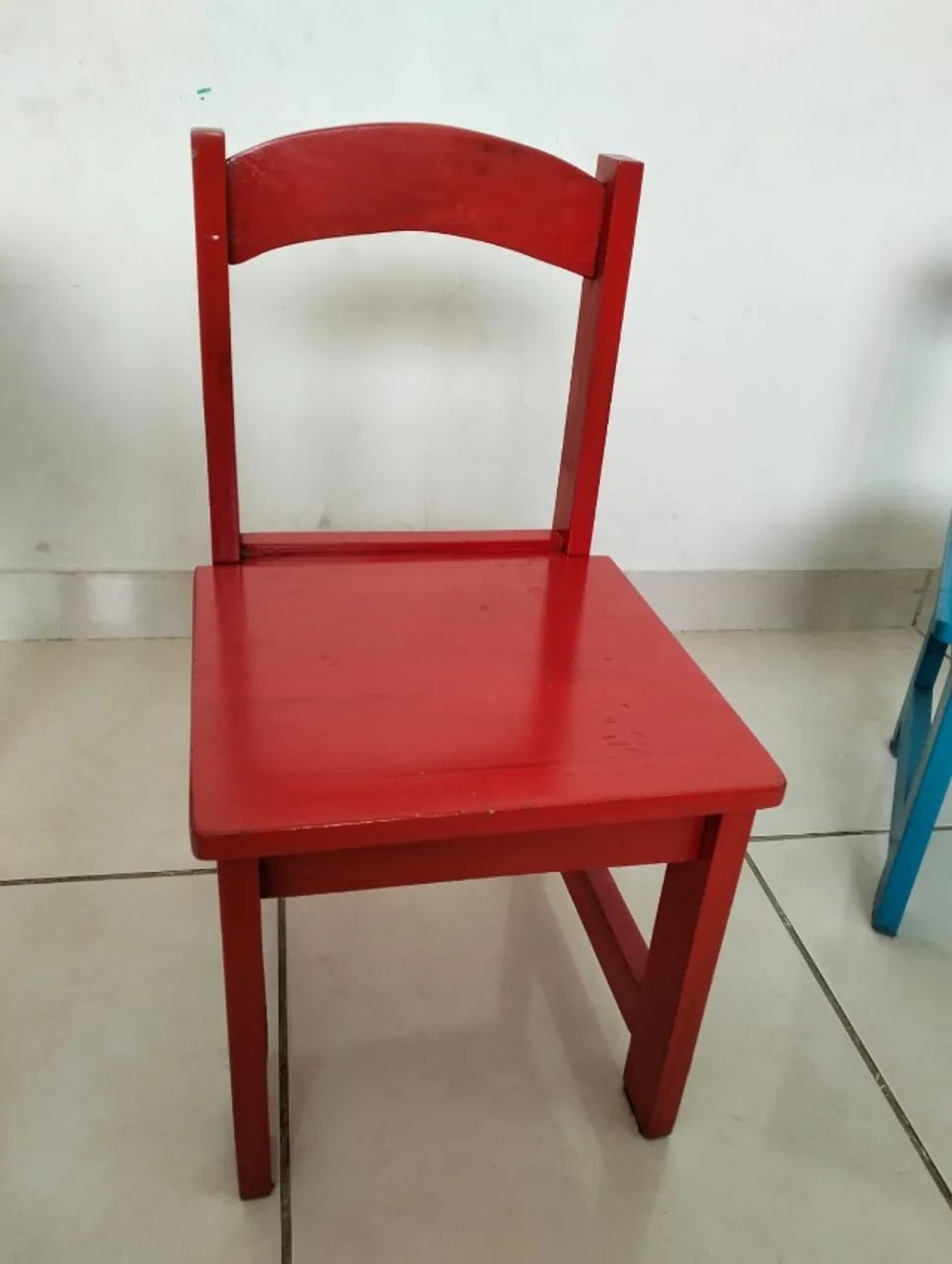 Mesinha quadrada com duas cadeiras coloridas infantil - Foto 2