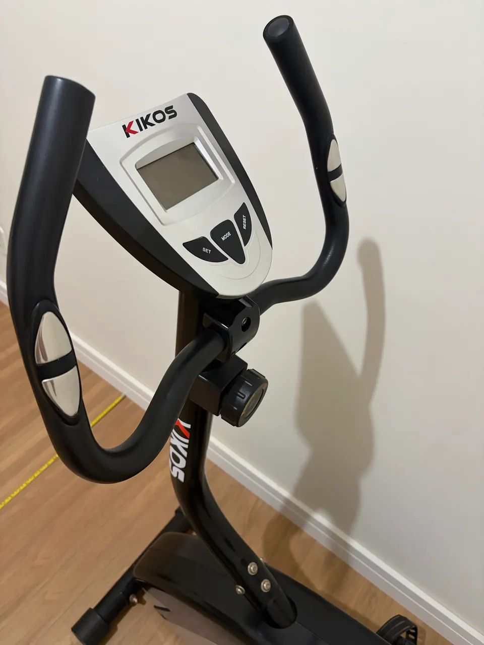 Bicicleta Ergométrica Kikos KV6.3I Magnética - Foto 5