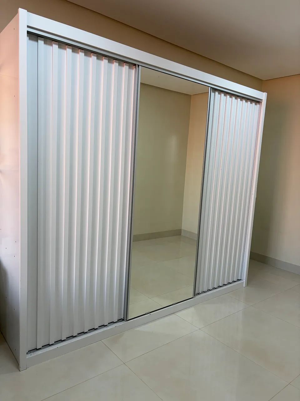 Guarda Roupa MDF R$1500