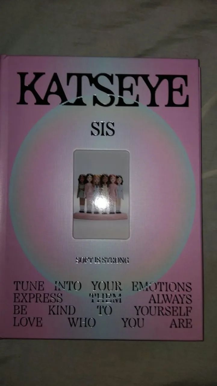 album SIS katseye rosa