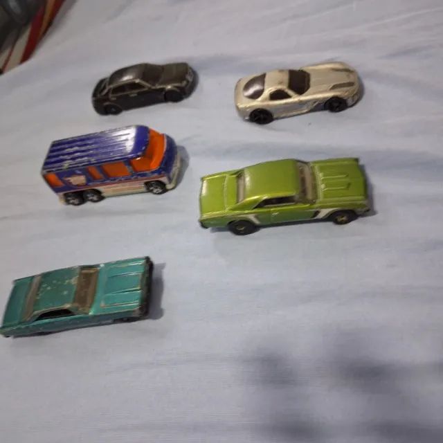 Lote 5 carrinhos Hot Wheels/Maisto - Foto 2